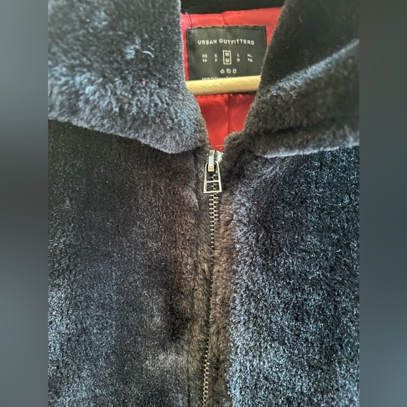 Urban Outfitters Faux Fur Womens Jacket Size Medium Black Soft Fuzzy Full Zip - Picture 8 of 12